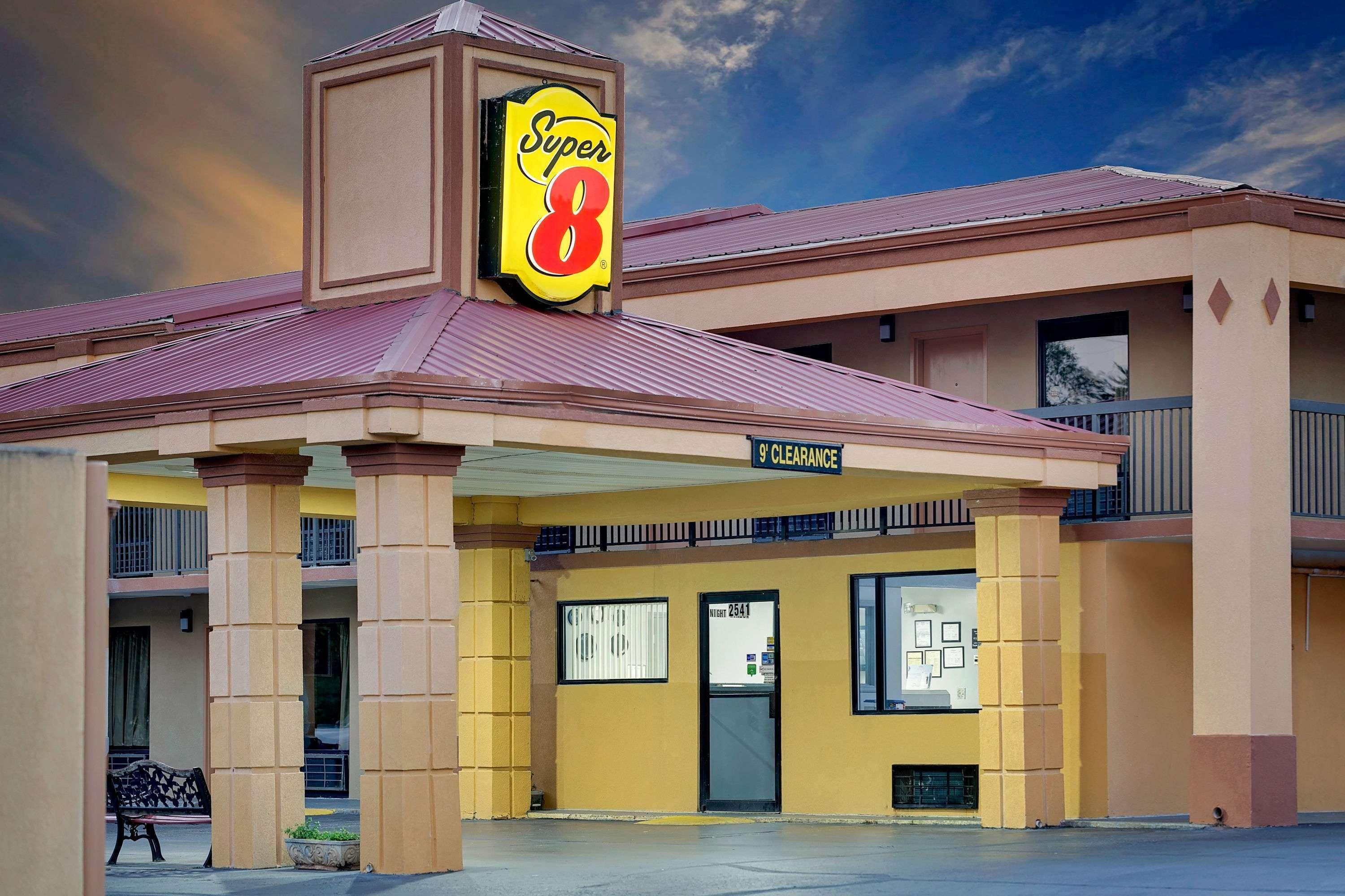 Super 8 By Wyndham Athens Motel Eksteriør billede